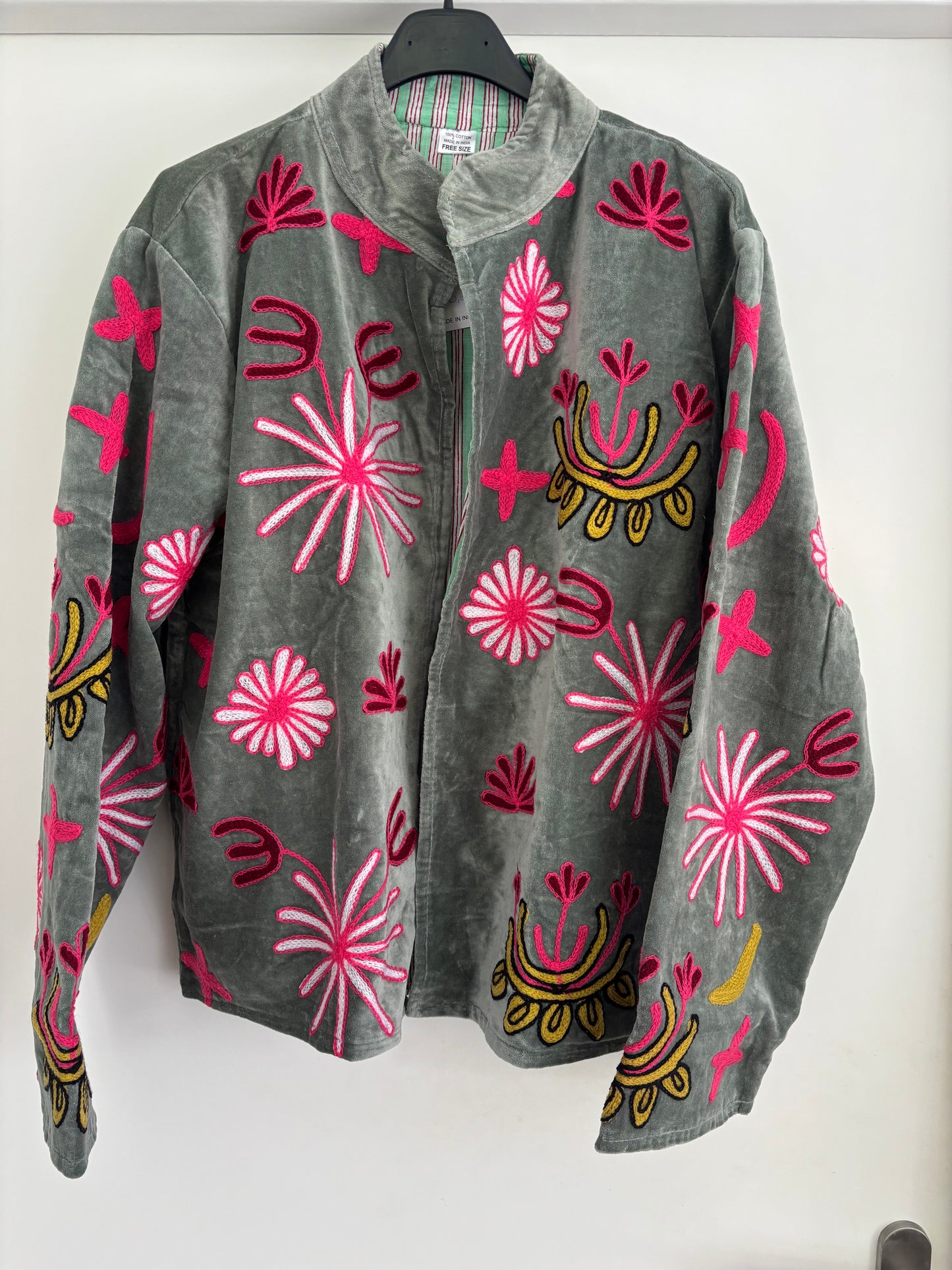 Jasje zachtgroen tijger