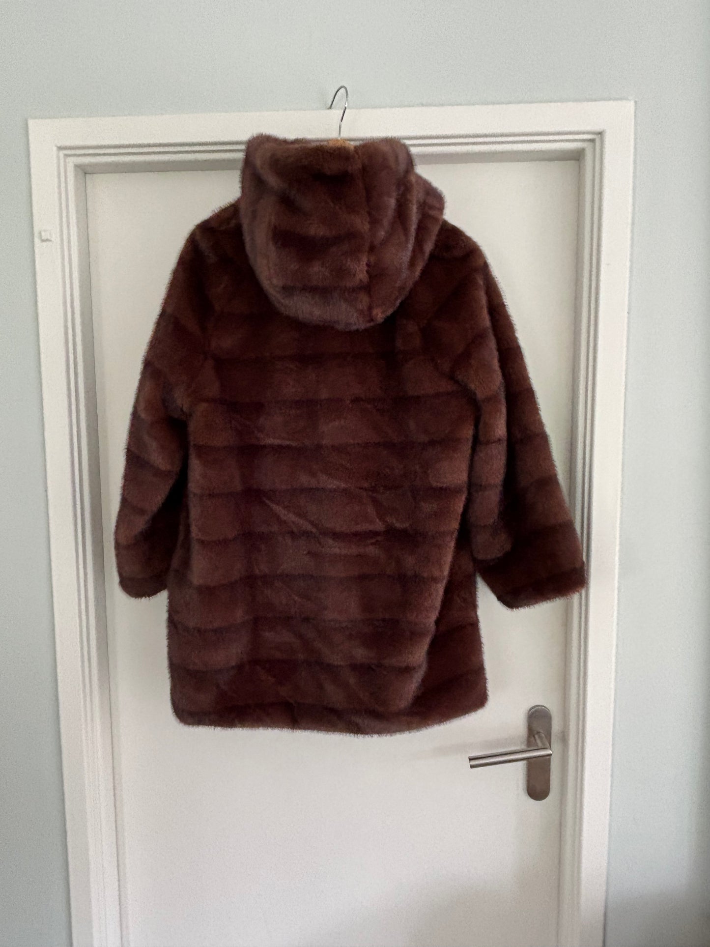 Fake fur jas bruin half lang