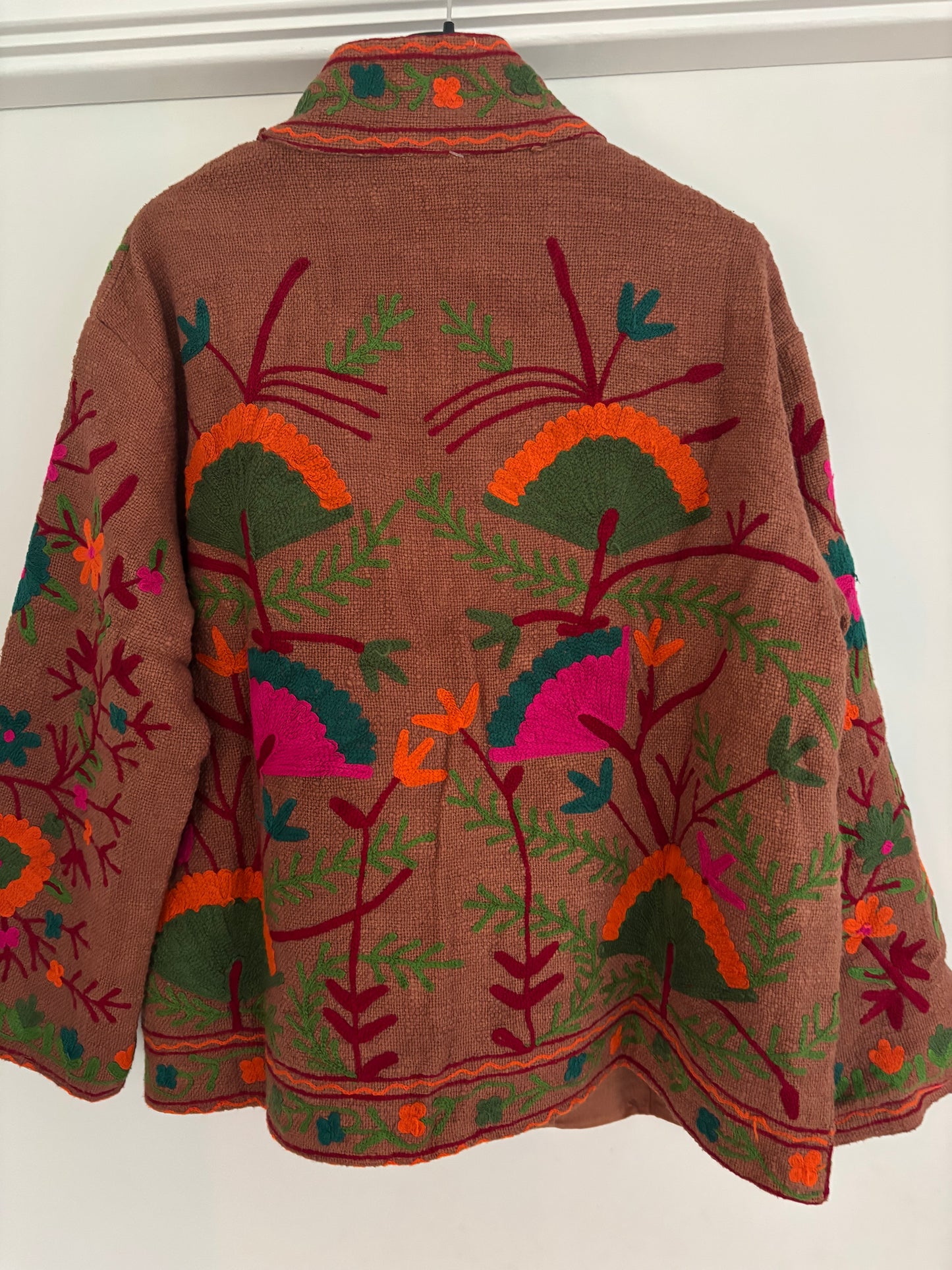 Jasje geborduurd brique