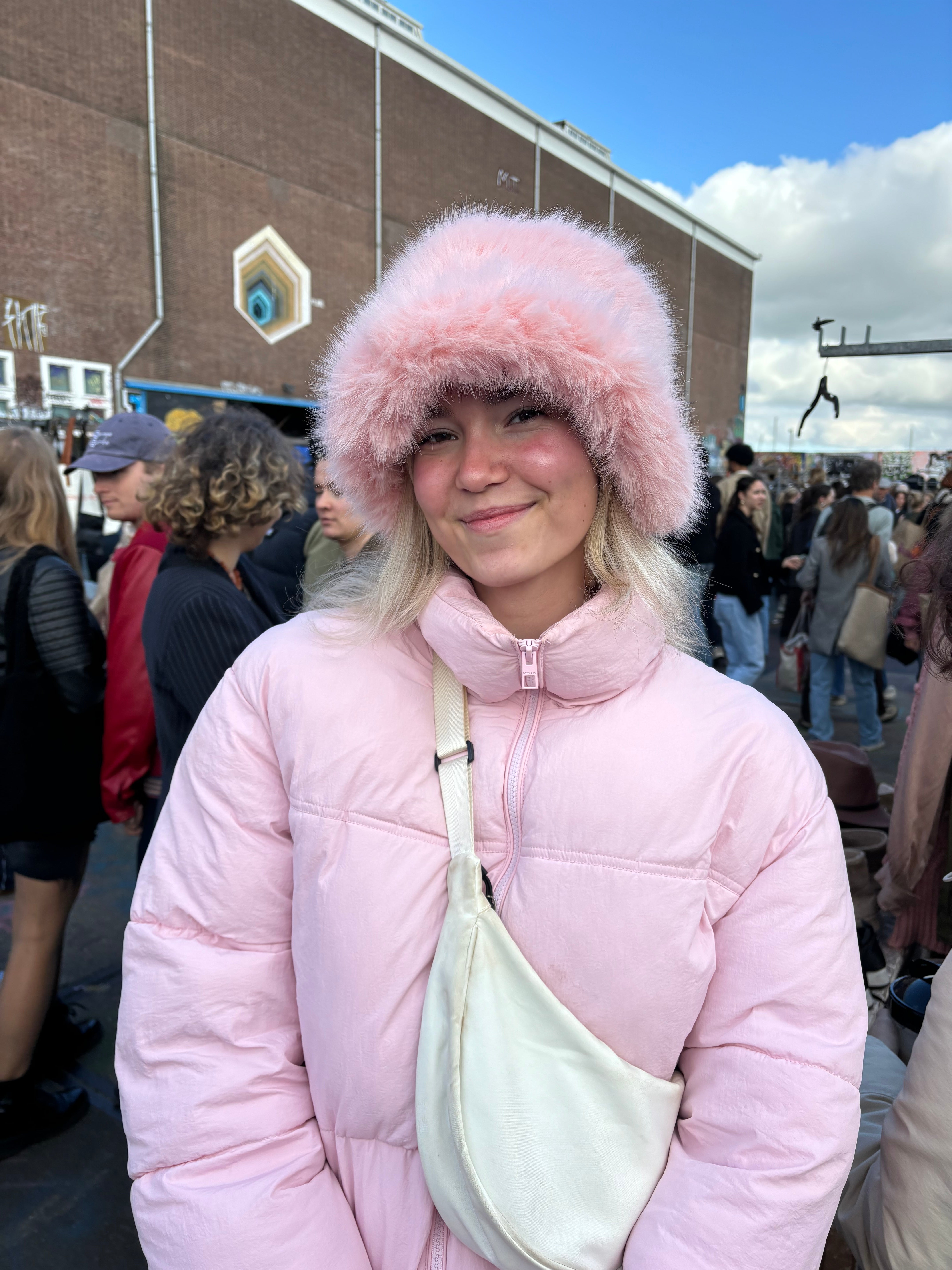 Fake fur hat pink