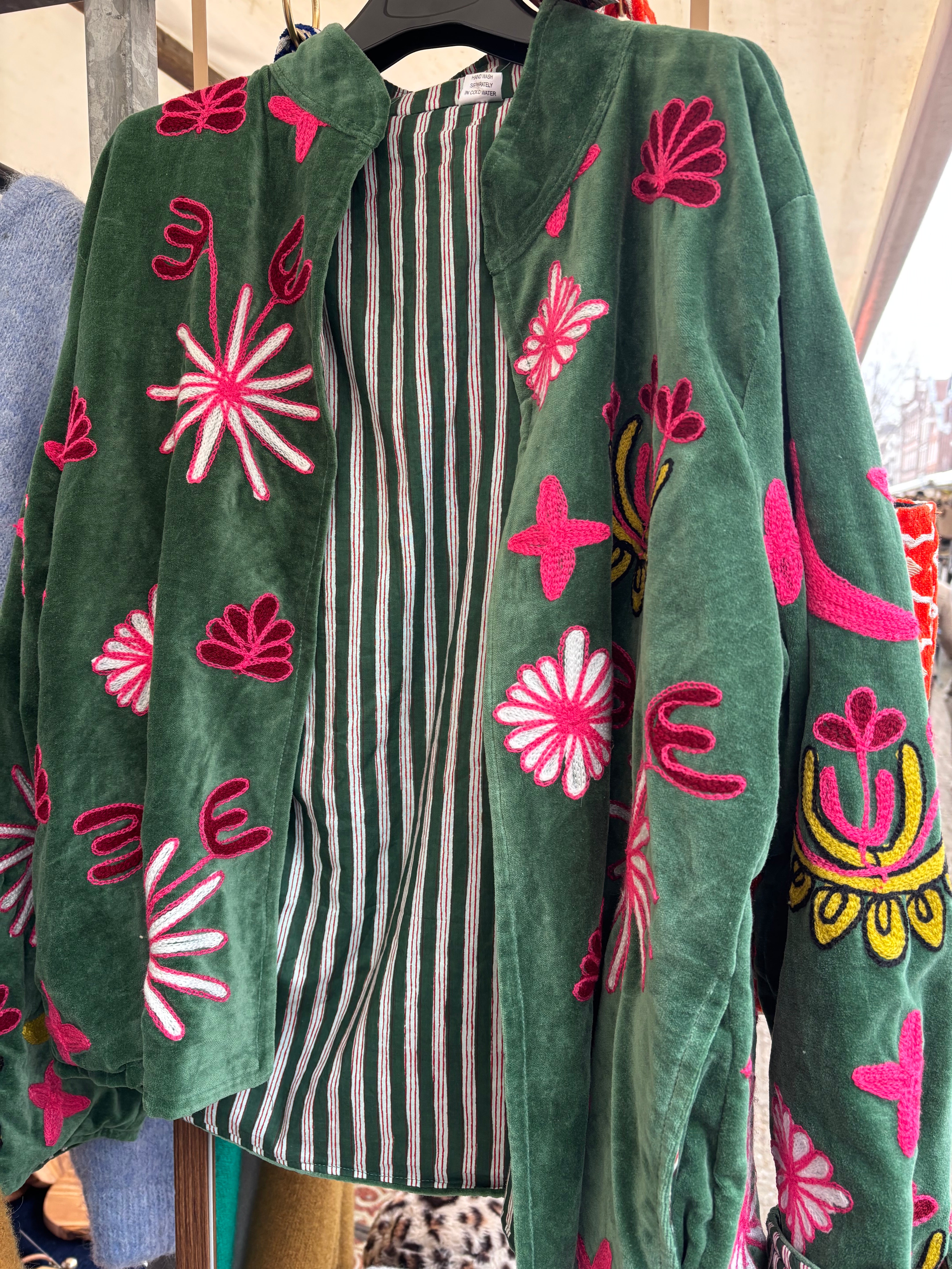Jas fluweel panter groen fuchsia