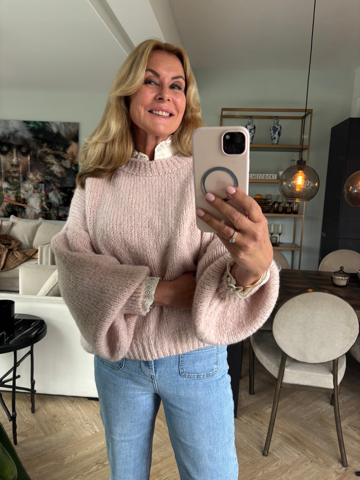 Knit sweater rose
