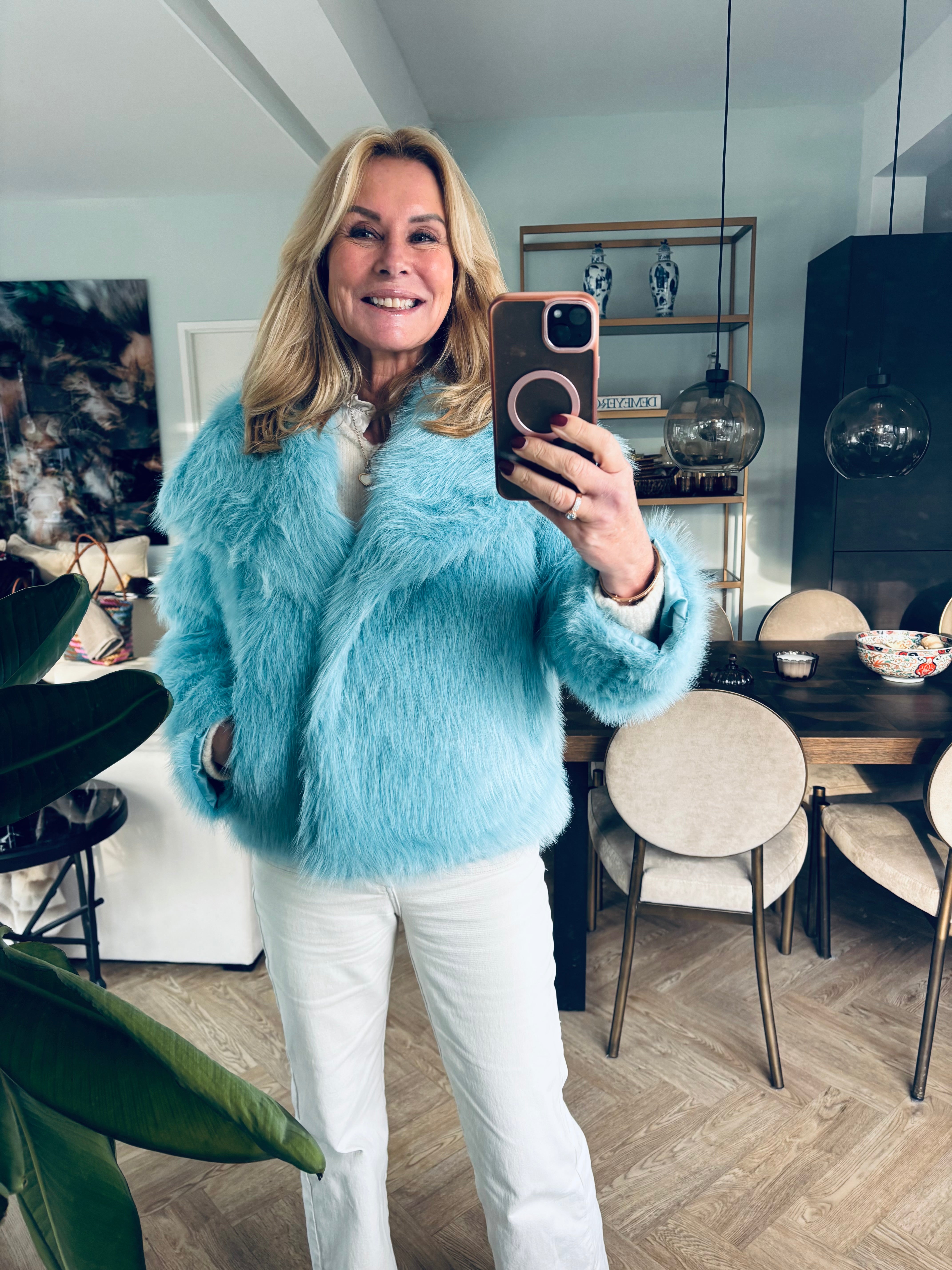 Jas fluffy babyblauw